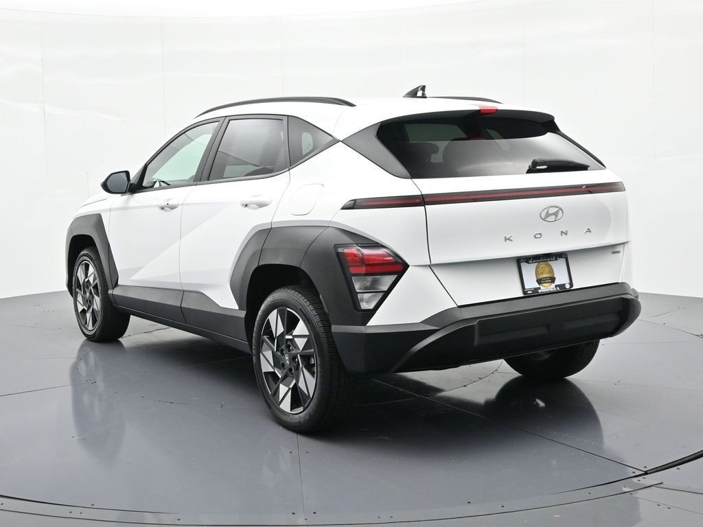 Used 2025 White Hyundai SEL AWD image 8