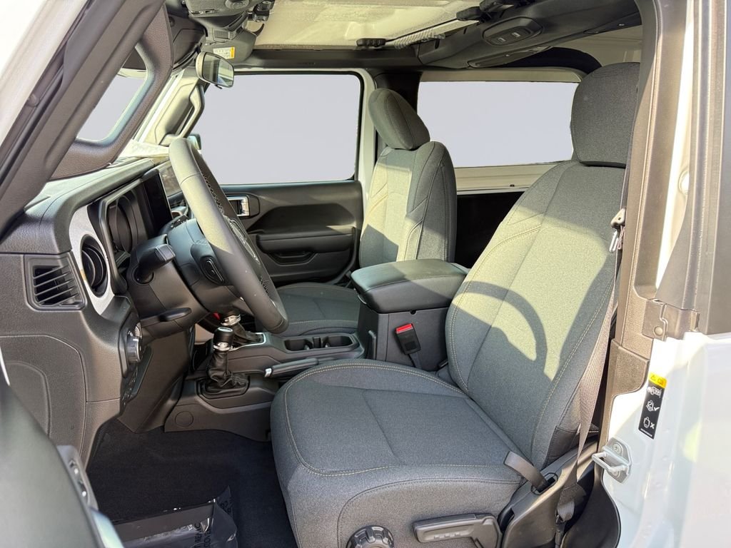 New 2026 Bright White Clear-Coat Exterior Paint Jeep Sport S image 11