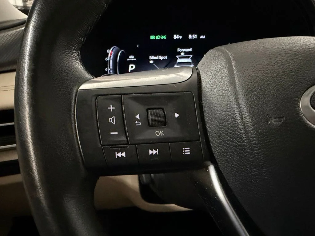 Used 2024 Gray INFINITI LUXE image 27