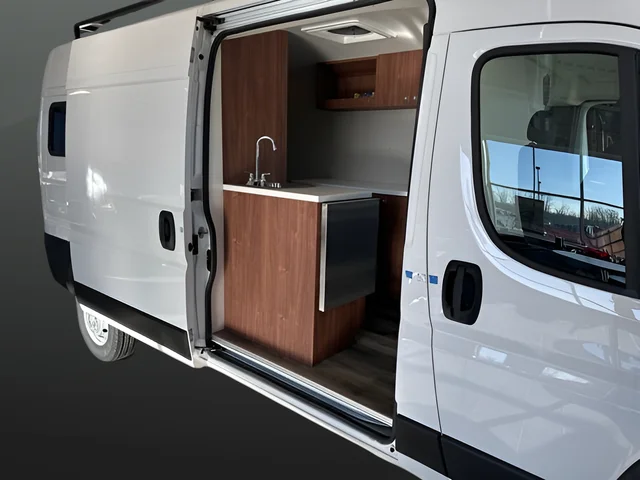 New 2023 Bright White Clear-Coat Exterior Paint RAM High Roof image 7