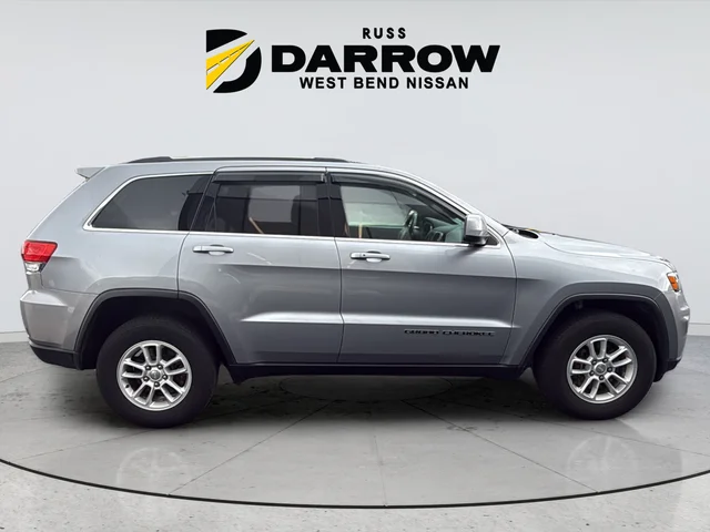 Used 2019 Silver Jeep Laredo E image 6