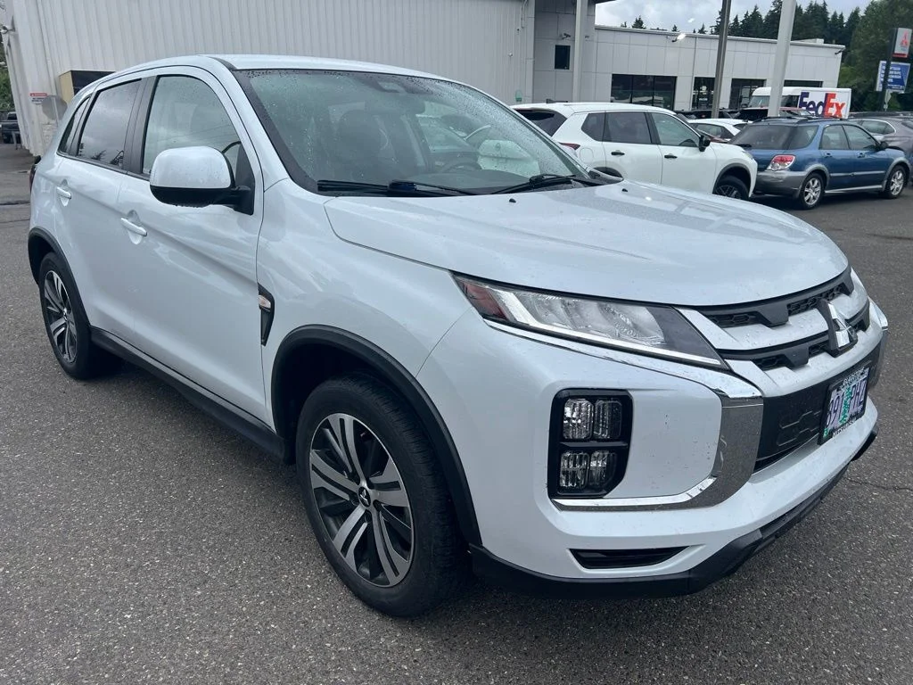 Used 2023 White Mitsubishi 2.0 ES image 1