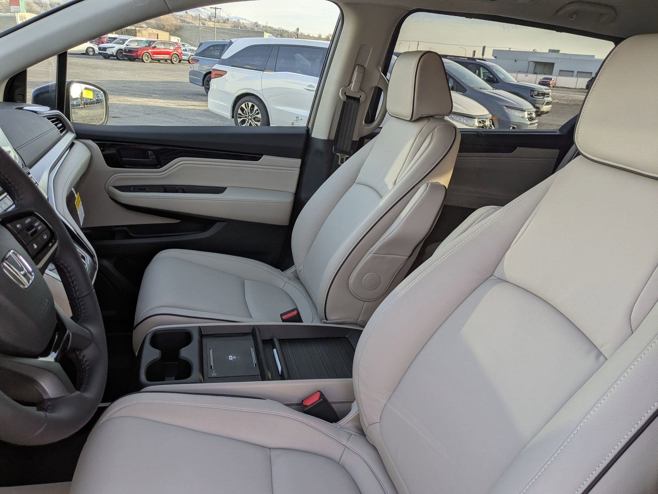 2026 Honda Odyssey Touring - Photo 14
