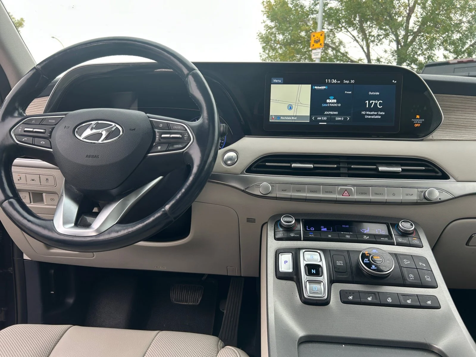 Used 2020 Gray Hyundai Luxury AWD image 21
