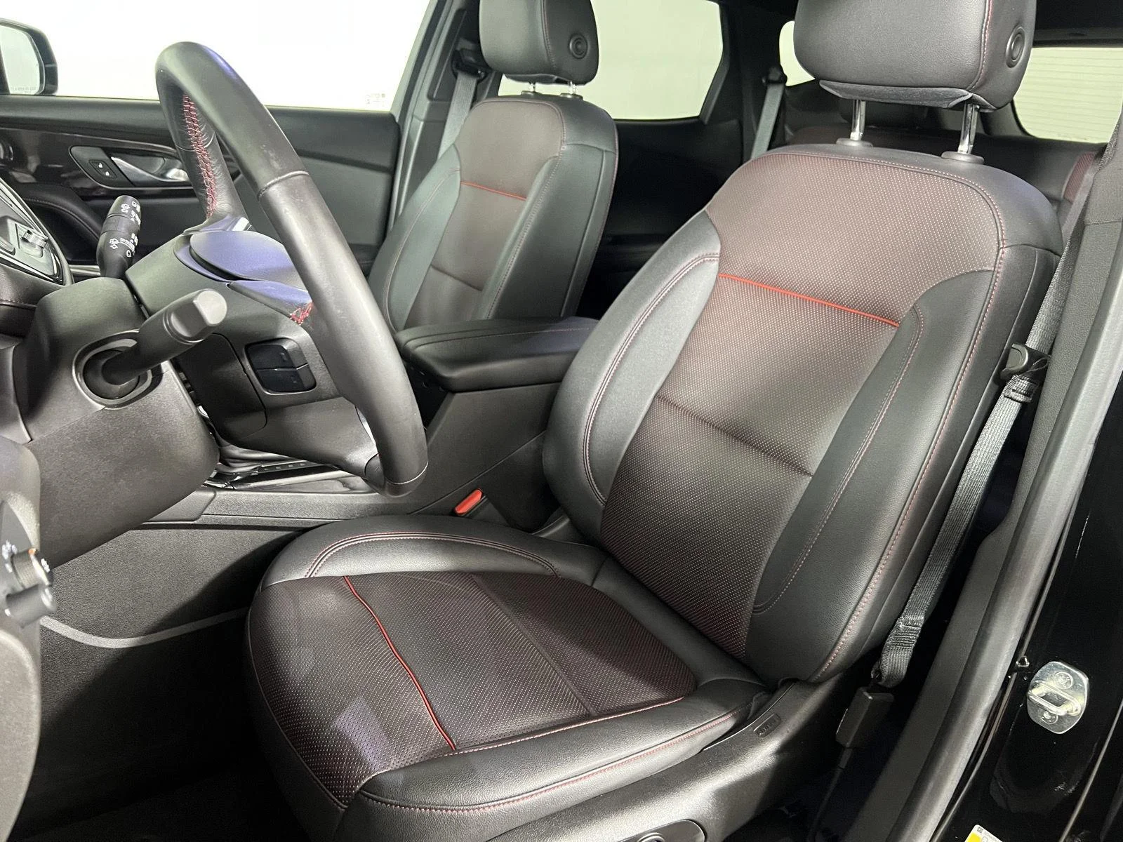 Used 2021 BLACK Chevrolet RS image 34