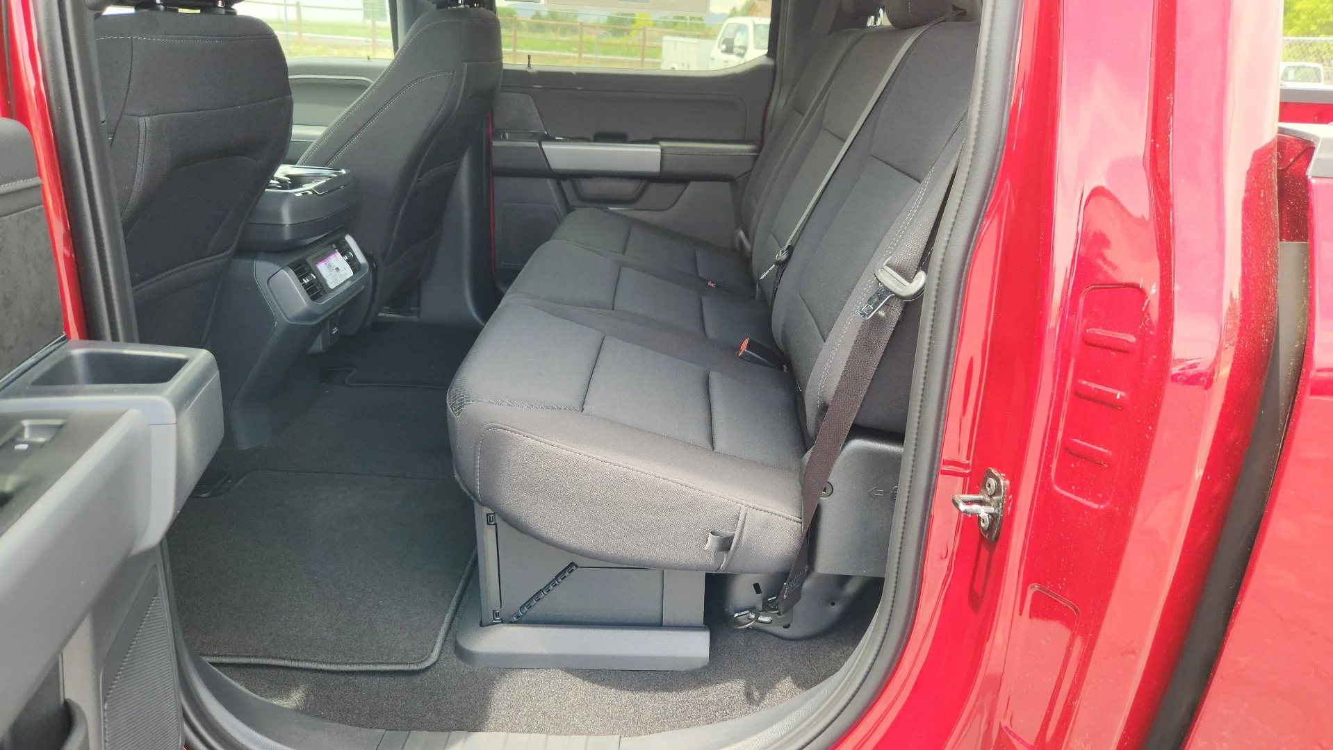 New 2026 Ruby Red Metallic Tinted Clearcoat Ford XLT image 26