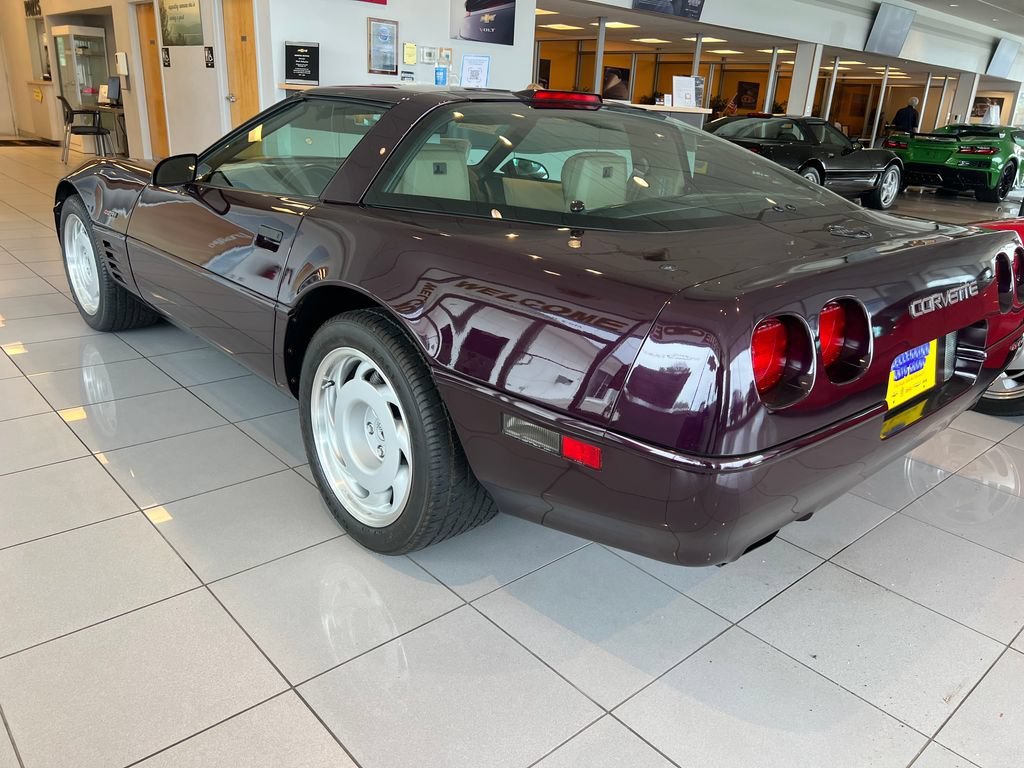 Used 1992 Black-rose Chevrolet NA image 8