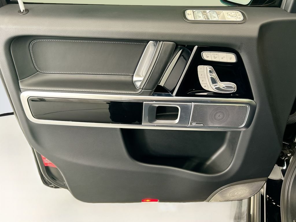 Used 2025  Mercedes-Benz G 550 image 23