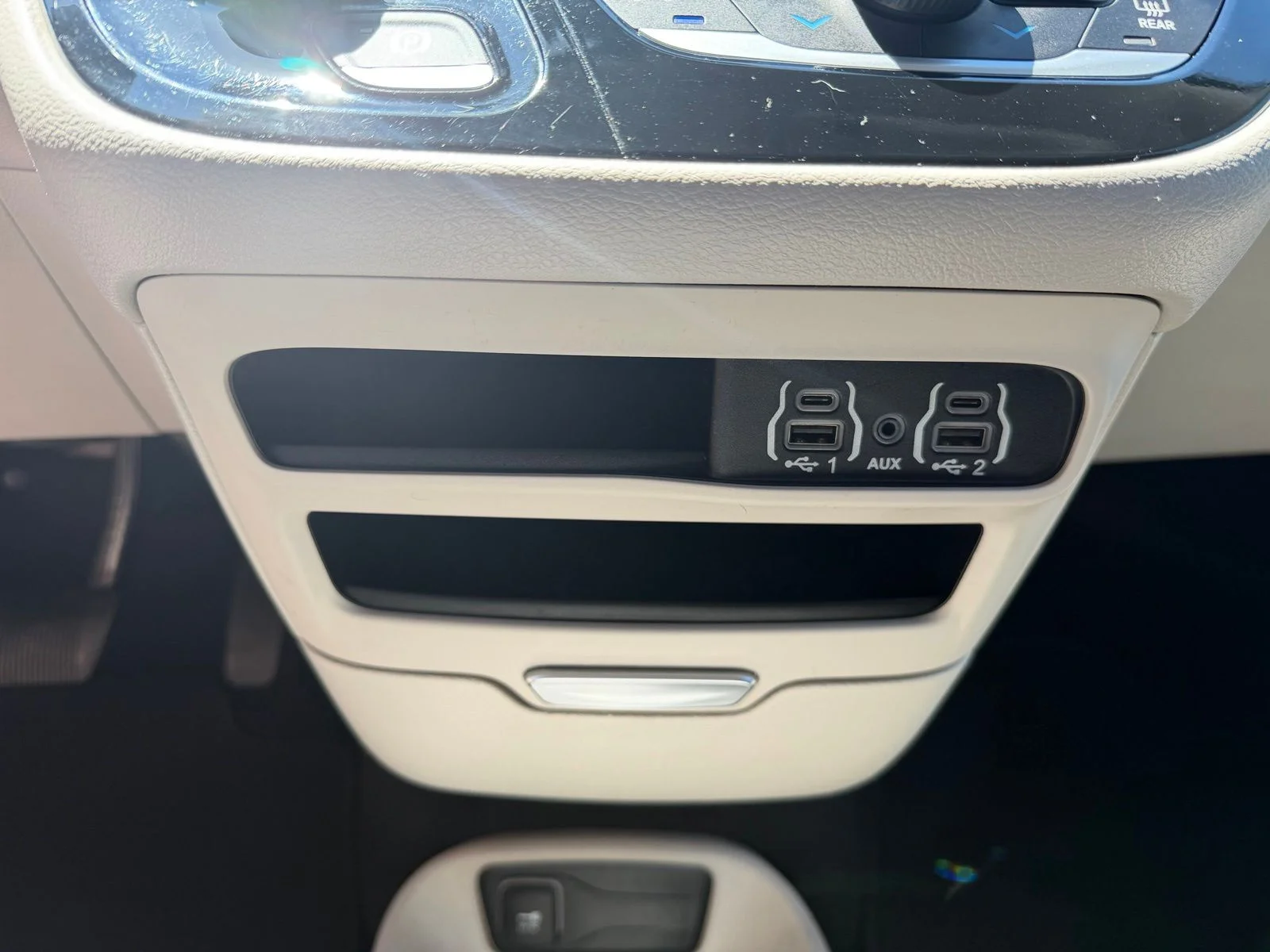 Used 2023 Black Chrysler Touring L image 21