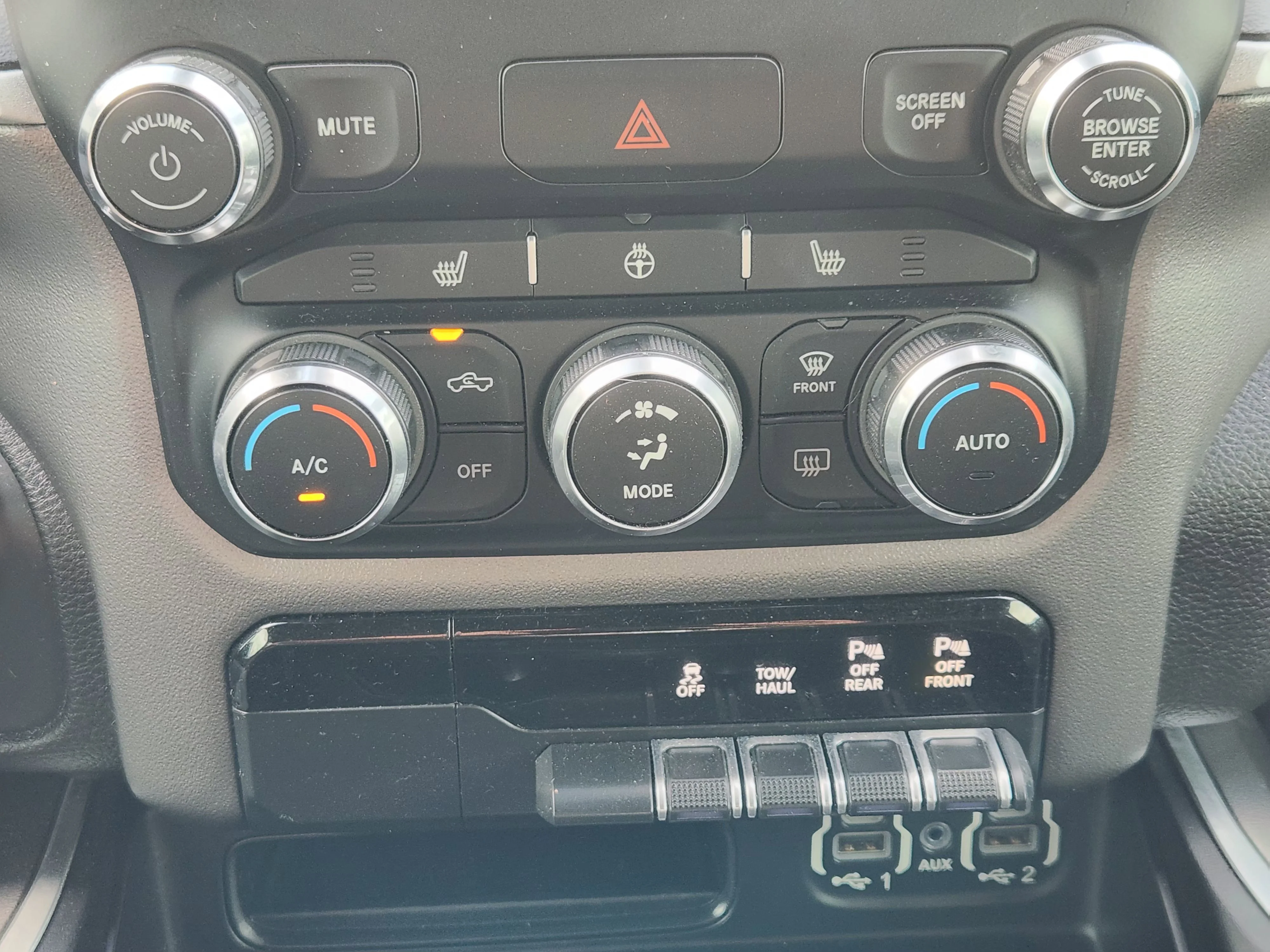 Used 2020 Granite Crystal Metallic Clearcoat Ram Big Horn/Lone Star Night Edition image 20
