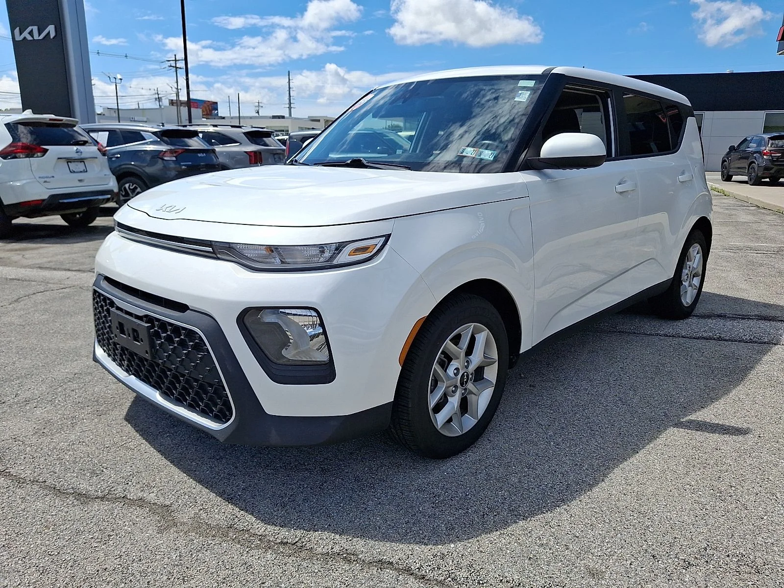 Used 2022 White Kia LX image 3