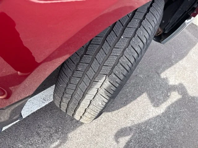Used 2015 Red Ford XLT image 10