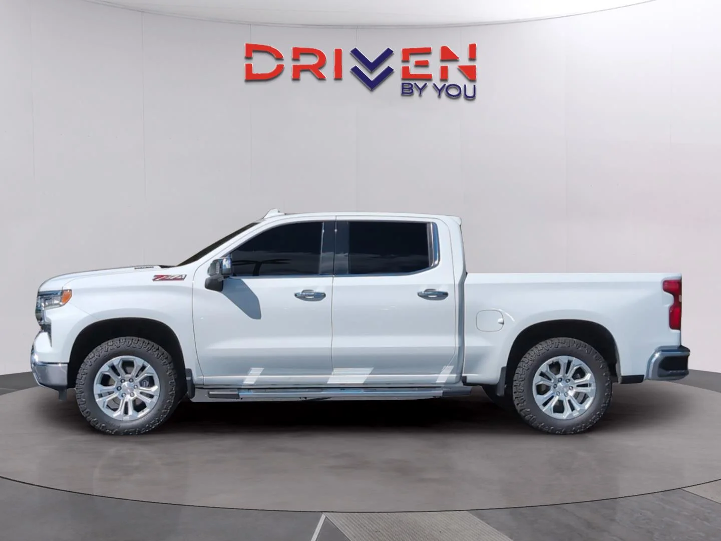 Used 2025 Summit White Chevrolet LTZ image 2
