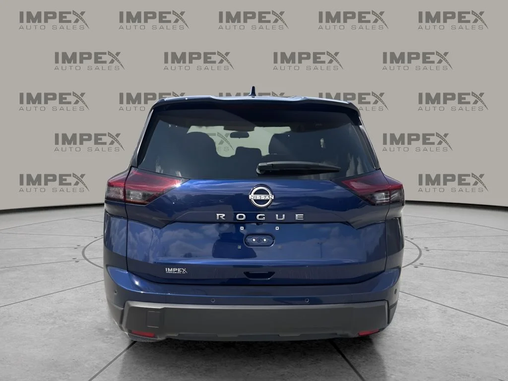 Used 2025 Blue Nissan SV image 4