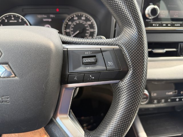 Used 2022  Mitsubishi ES image 24