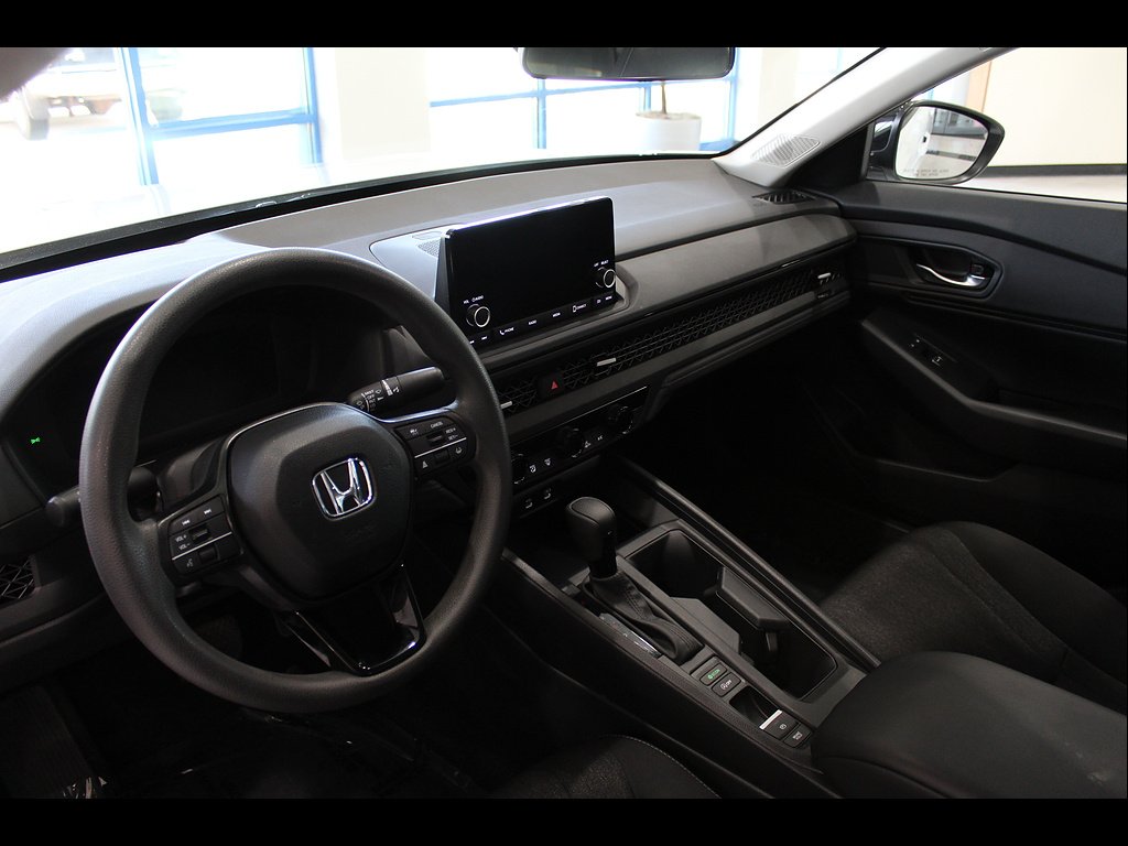 Certified Used 2025 Platinum White Pearl Honda 1.5T SE image 13