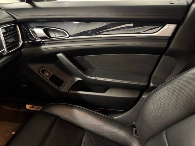 Used 2013  Porsche GTS image 16