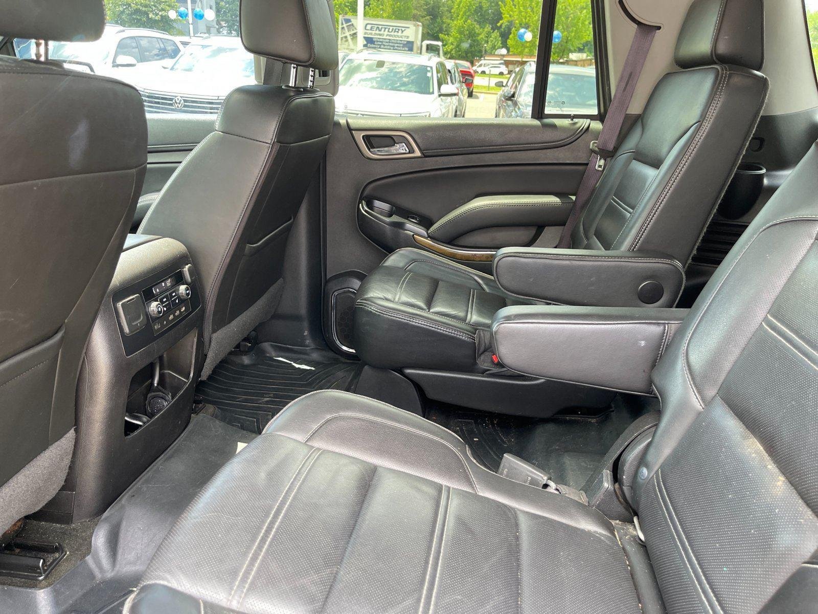 Used 2017 White Frost Tricoat GMC Denali image 33