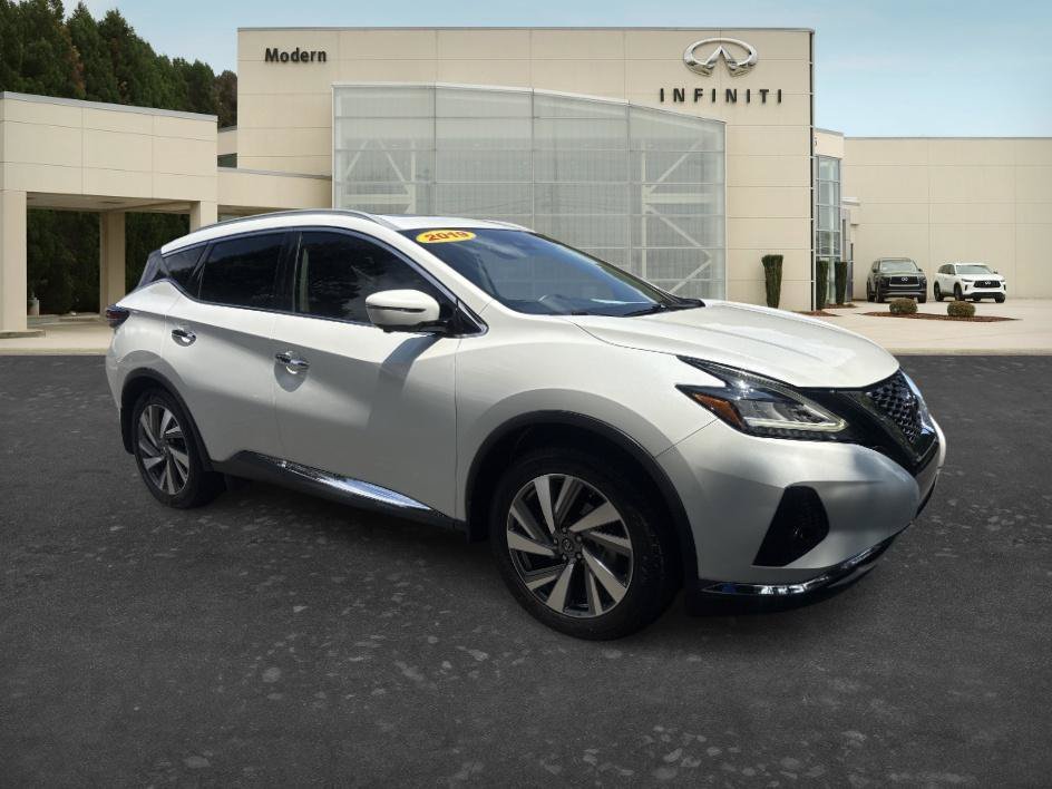 Used 2019 Pearl White Tricoat Nissan SL image 4