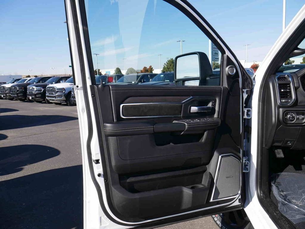 New 2026 Bright White Clear-Coat Exterior Paint RAM LARAMIE image 35