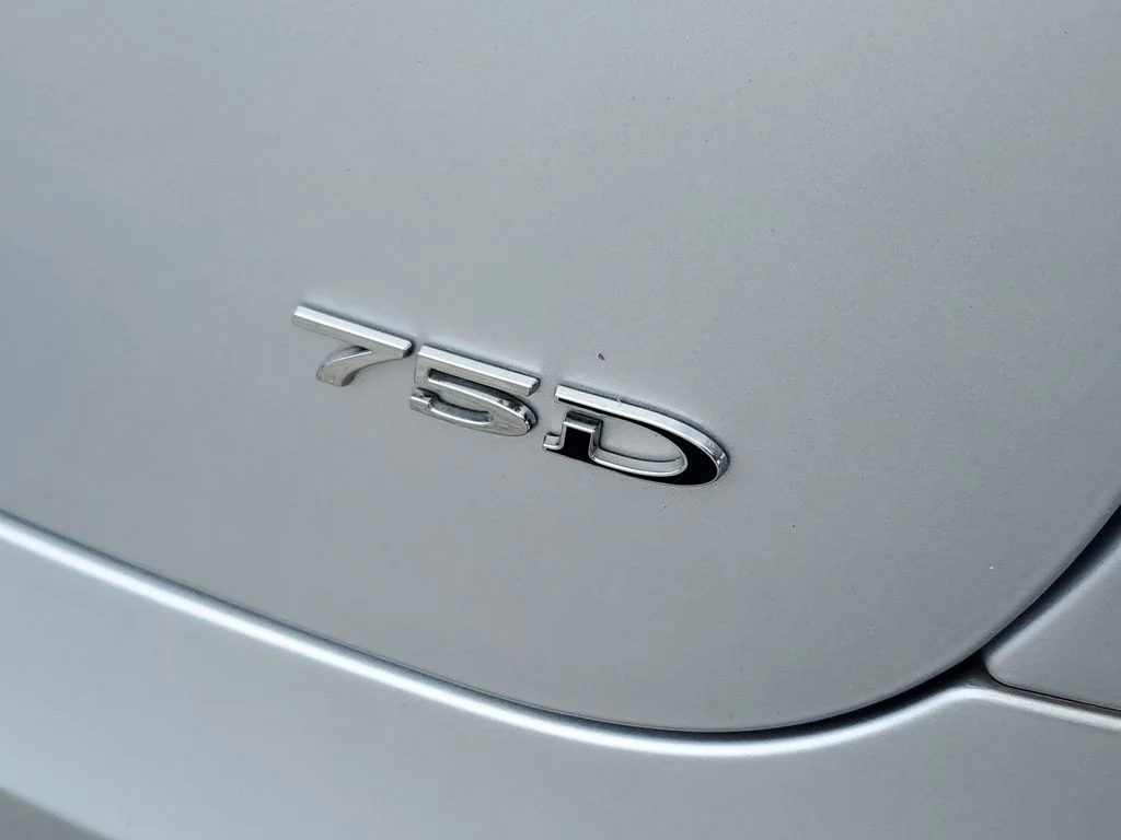 Used 2018 Gray Tesla  image 8
