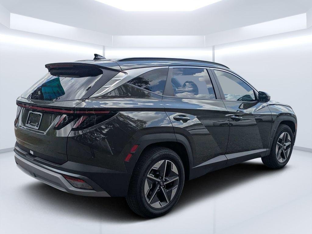 New 2026 Green Hyundai SEL Premium FWD image 3