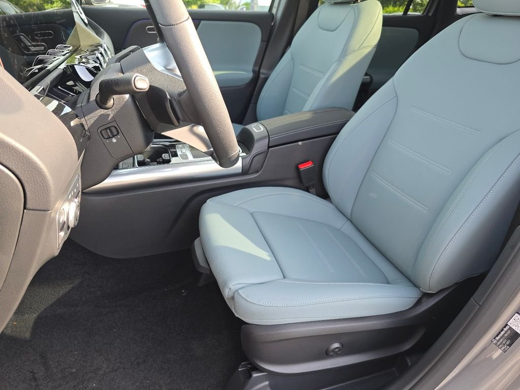 New 2026 Mountain Grey Metallic Mercedes-Benz GLA 250 image 25