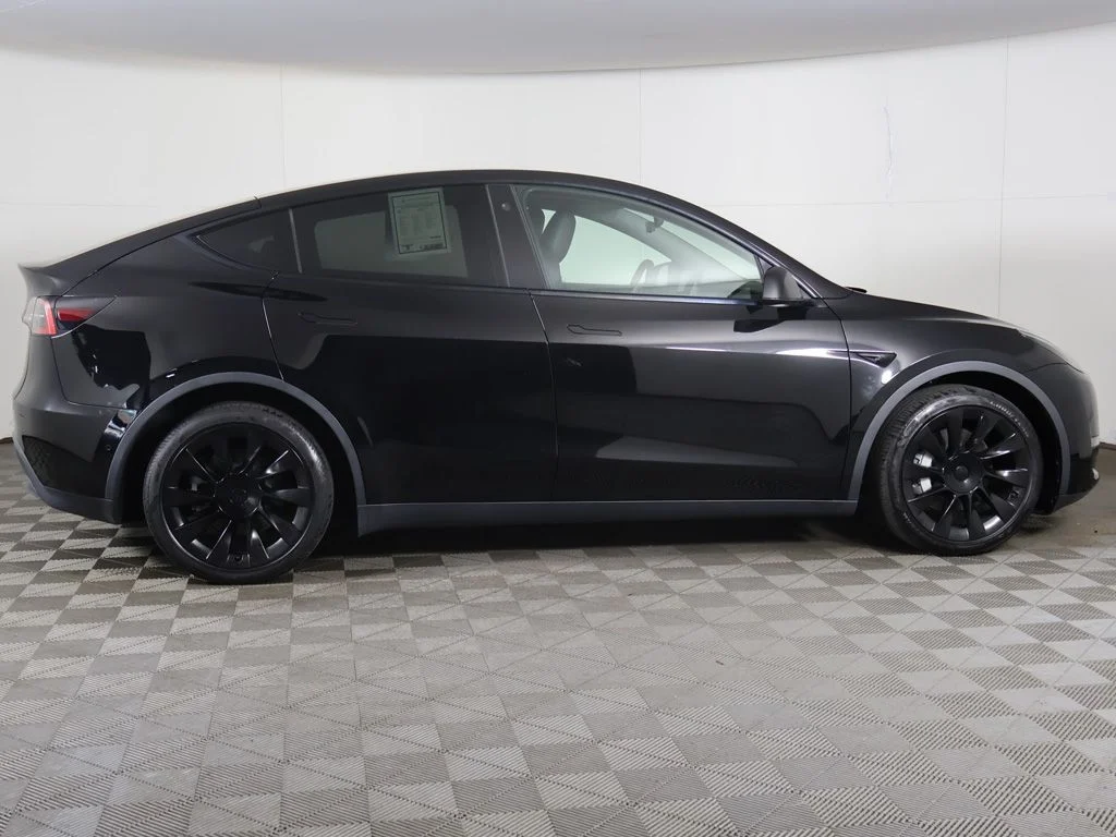 Used 2021 Black Tesla Long Range image 27