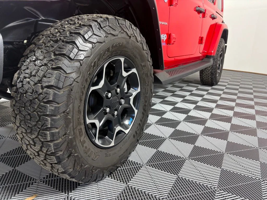 Used 2022 Firecracker Red Clearcoat Jeep Unlimited Sahara 4xe image 15