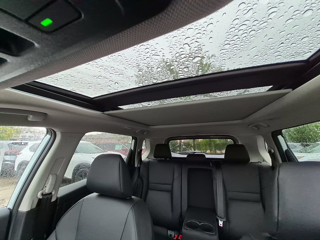 New 2026 Everest White Pearl TriCoat Nissan Dark Armor™ image 34