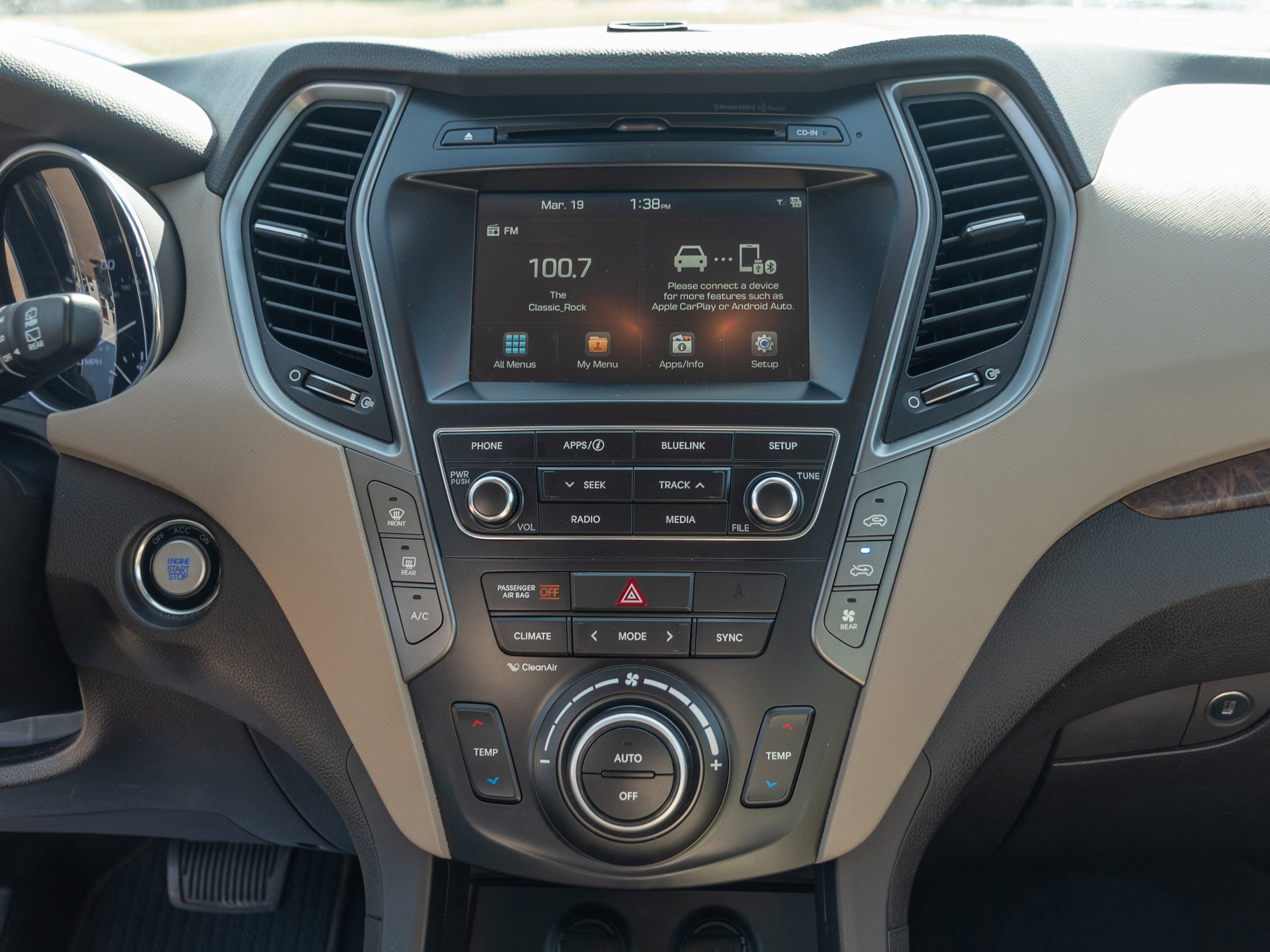2017 Hyundai Santa Fe Limited - Photo 14