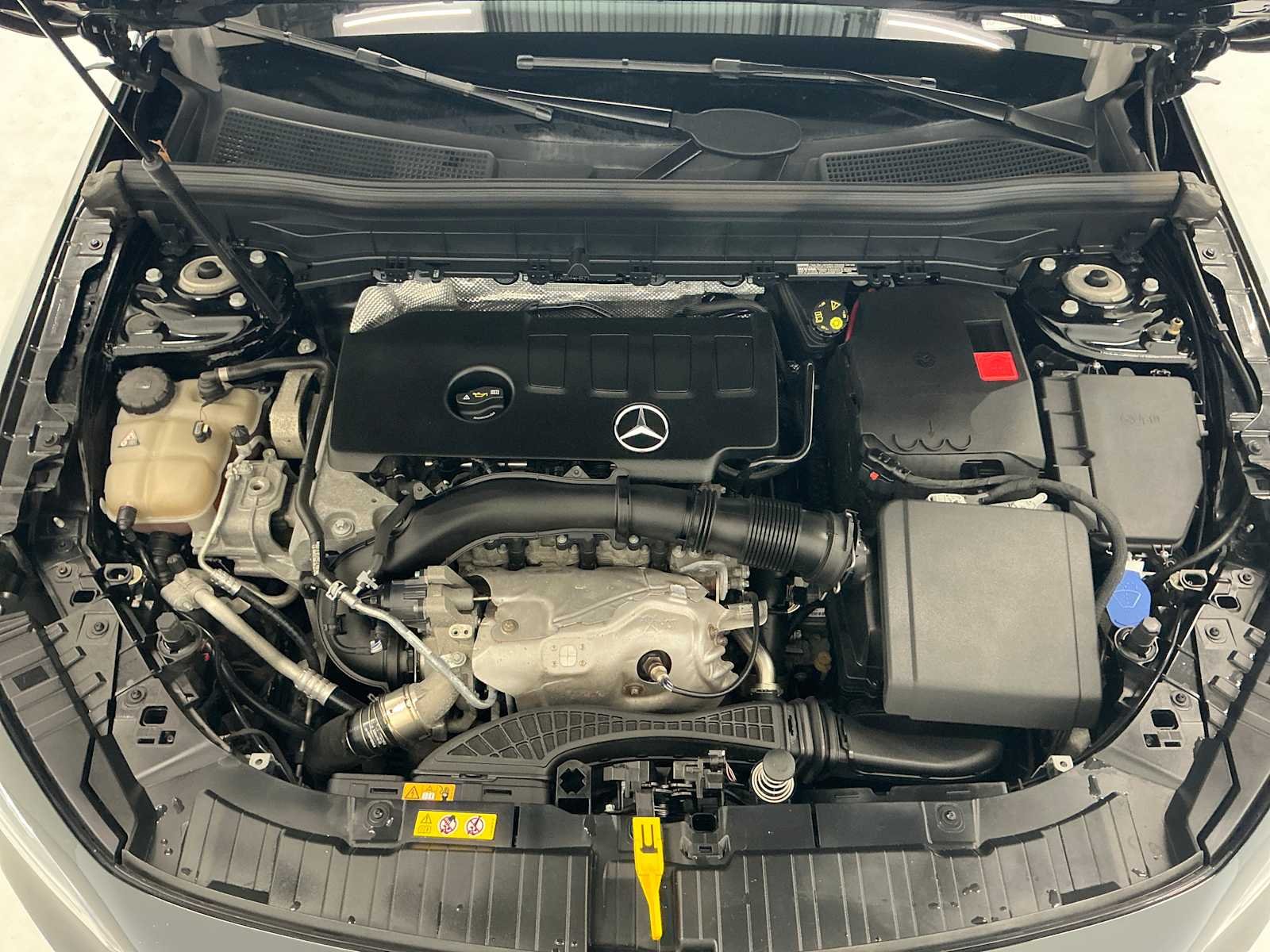 Used 2023 Night Black Mercedes-Benz GLB 250 image 27