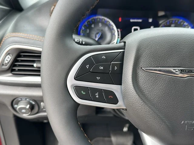 Used 2022 Red Chrysler Pinnacle image 34