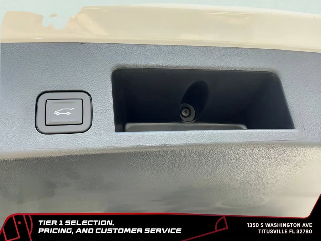 New 2026 Summit White GMC Elevation image 17