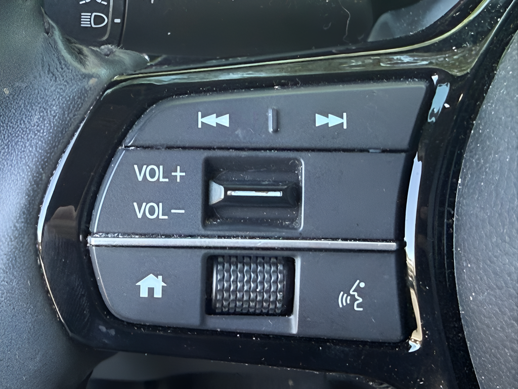 Used 2023 White Honda EX-L image 15