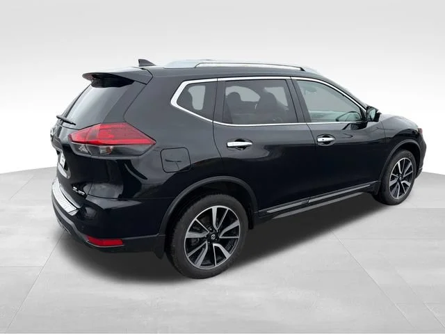 Used 2020 Black Nissan SL Intelligent AWD image 6