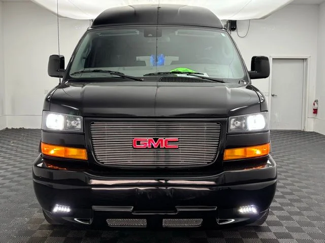 Used 2025 Onyx Black GMC Explorer Limited SE image 5