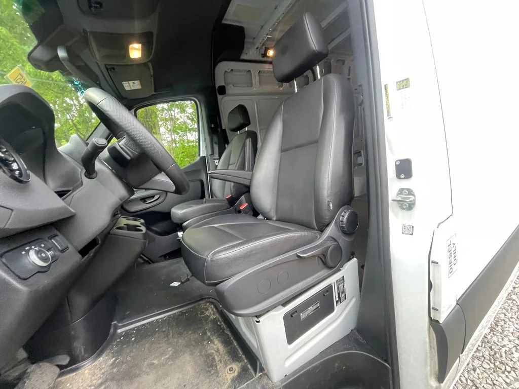 Used 2025 White Mercedes-Benz Cargo 144 WB image 15