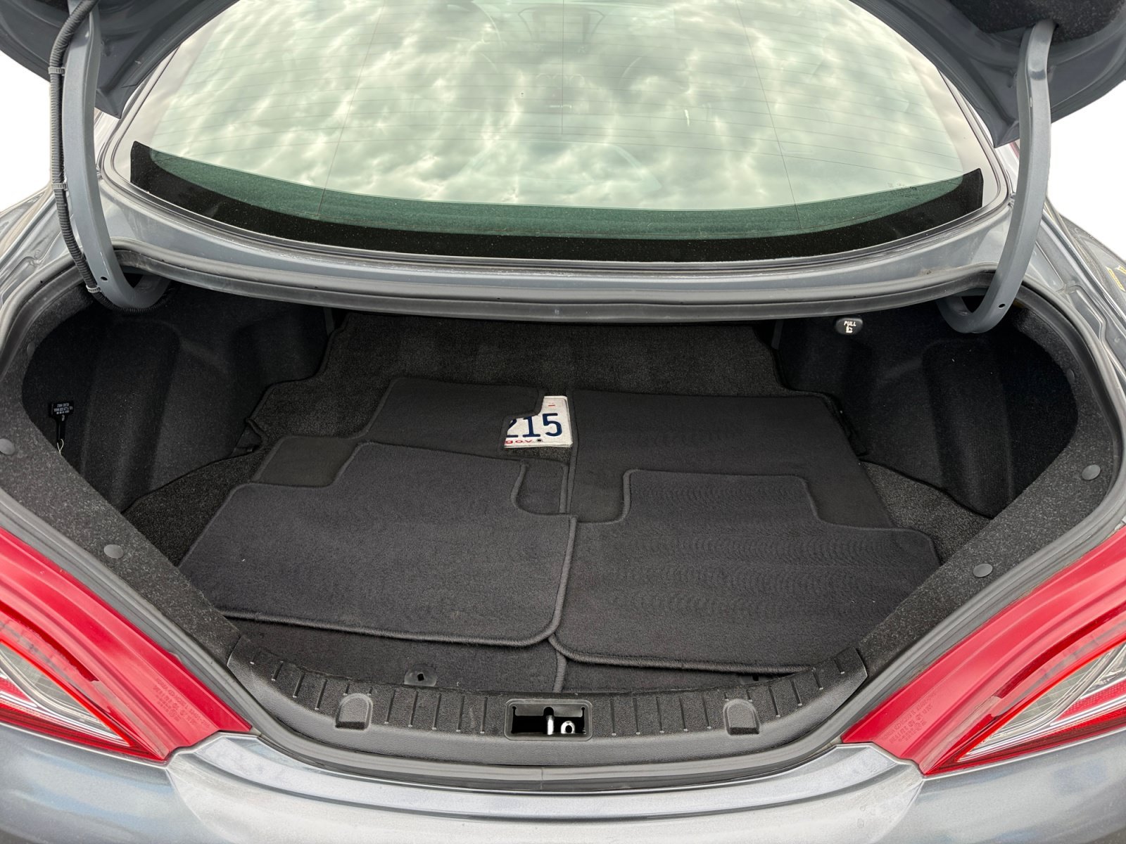 Used 2016 Empire State Gray Hyundai 3.8 Ultimate image 17
