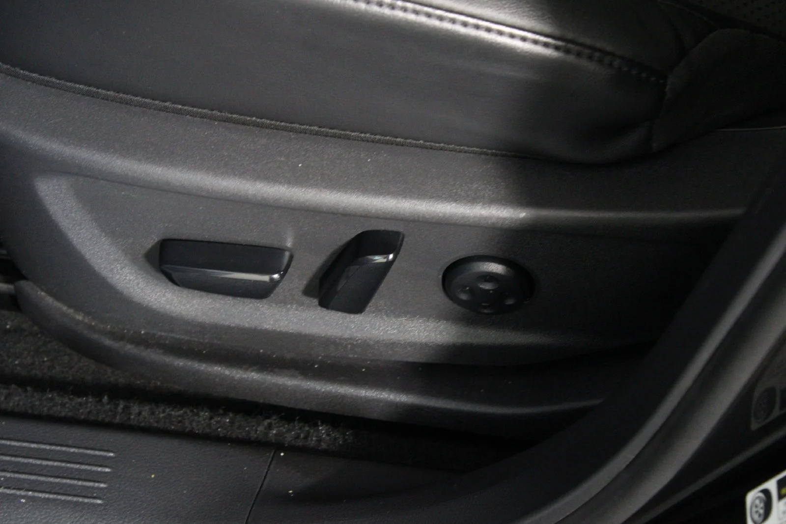 Used 2023 Black Nissan EVOLVE+ image 21