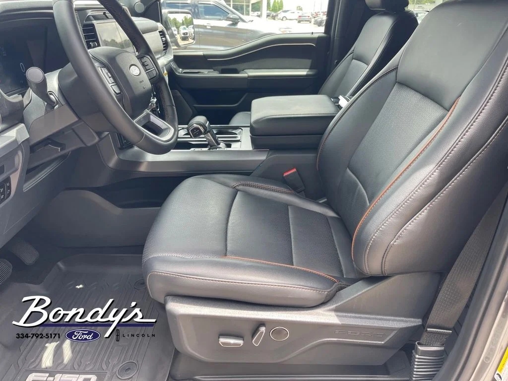 Used 2025 Gray Metallic Ford Lariat image 10