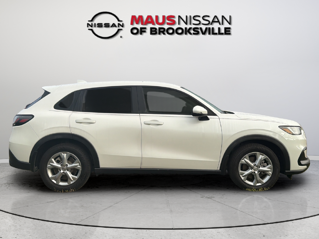 Used 2024 Platinum White Pearl Honda LX image 13