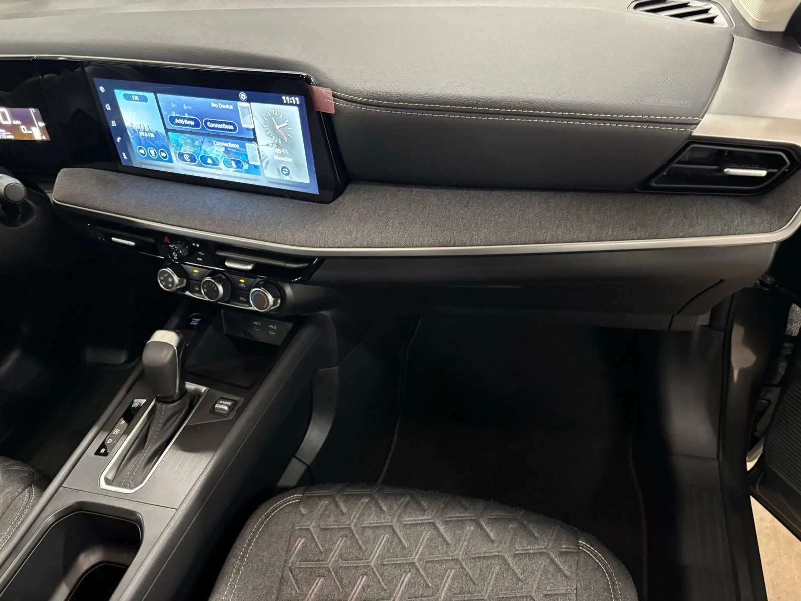 Used 2025 Gray Nissan SV image 19