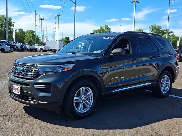 Certified Used 2023 Green Metallic Ford XLT image 3