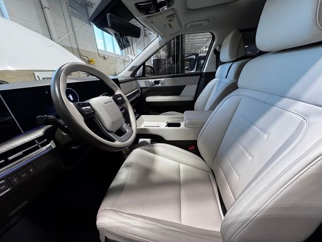 Used 2025 White Hyundai Calligraphy image 11