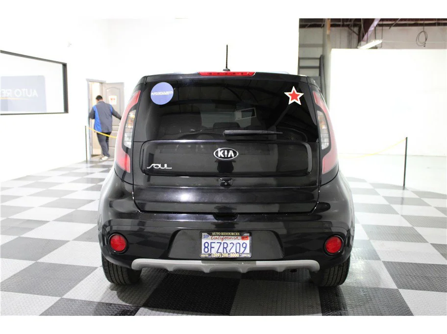 Used 2019 Shadow Black Kia + image 5