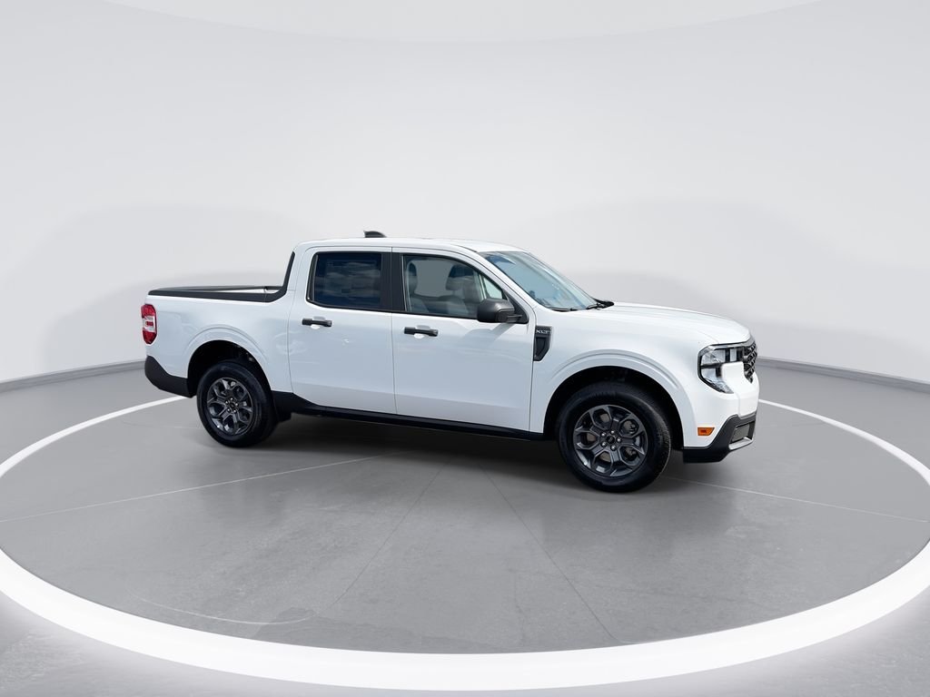 New 2026 White Ford XLT image 2