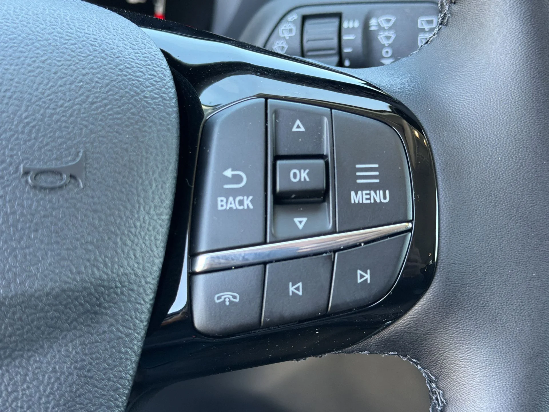 New 2026 Oxford White Ford Active® image 13