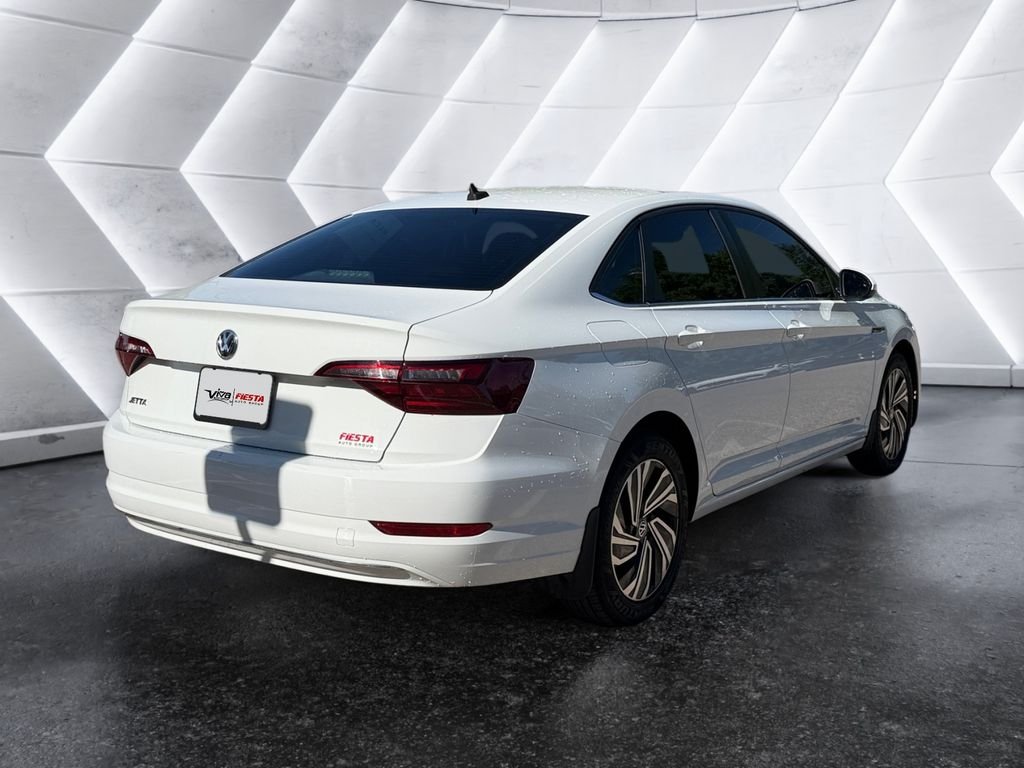 Used 2020 White Volkswagen SEL image 4