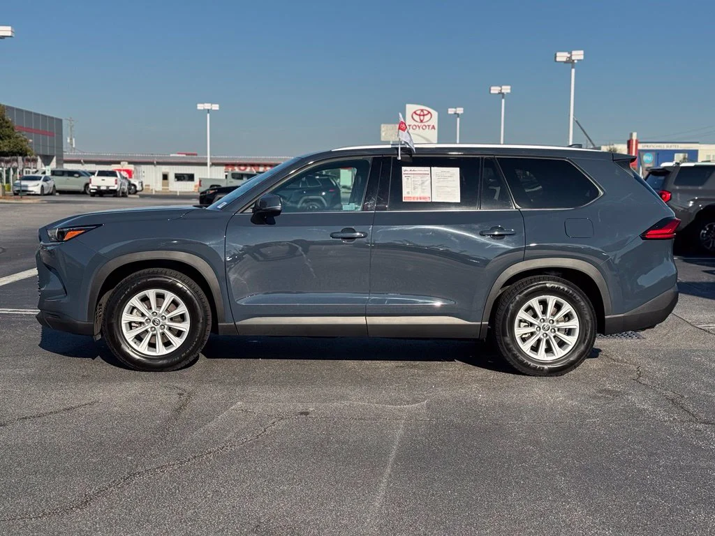 Used 2024 White Toyota XLE image 8